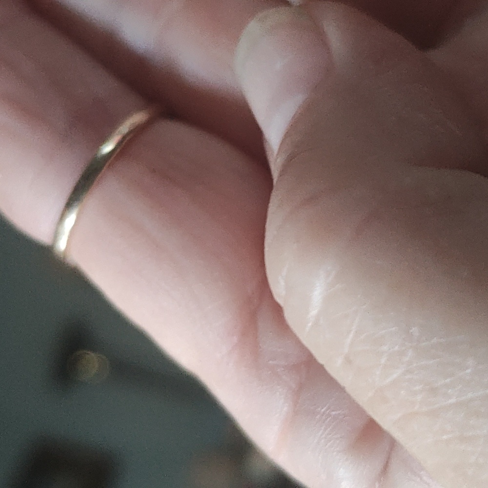 Gold Ring - Picture 6 of 10